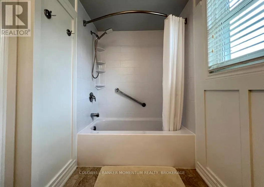 8 MEADOWBROOK LANE
