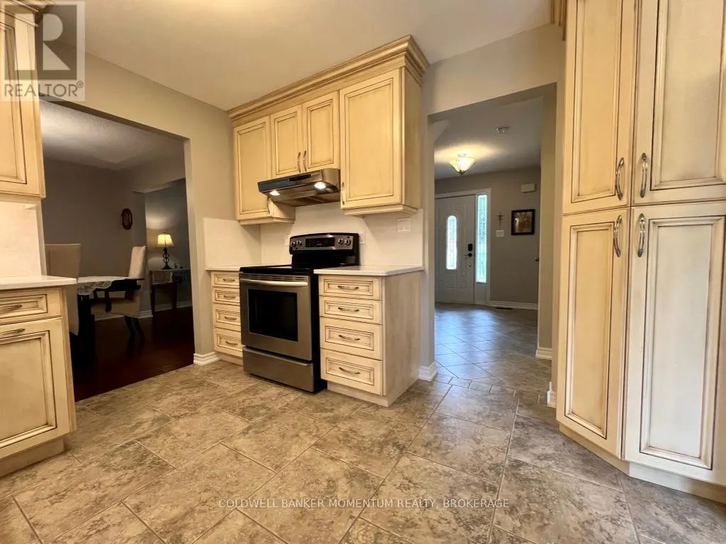 8 MEADOWBROOK LANE