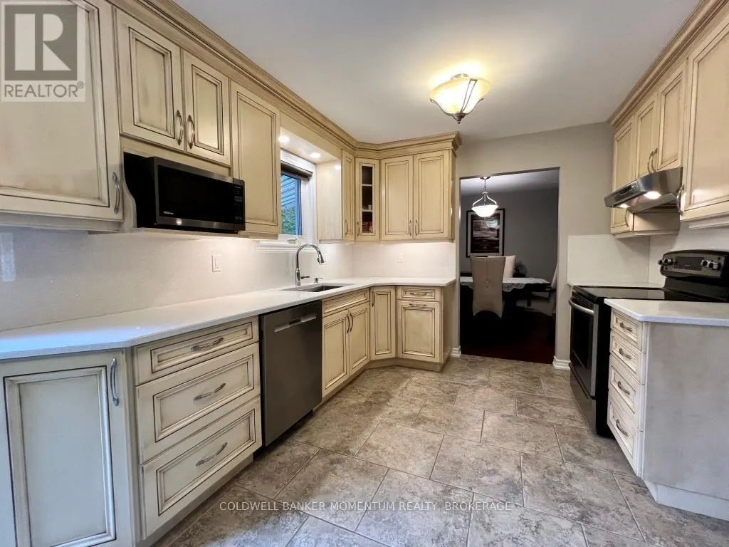 8 MEADOWBROOK LANE