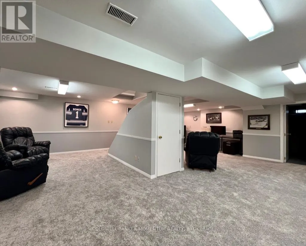 8 MEADOWBROOK LANE
