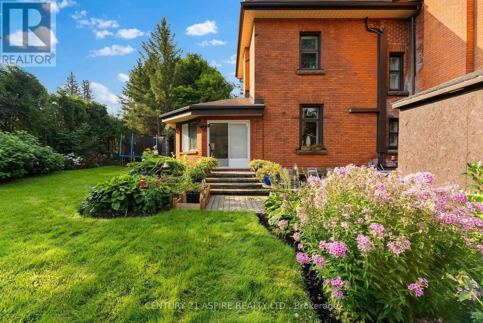307 MAPLE AVENUE