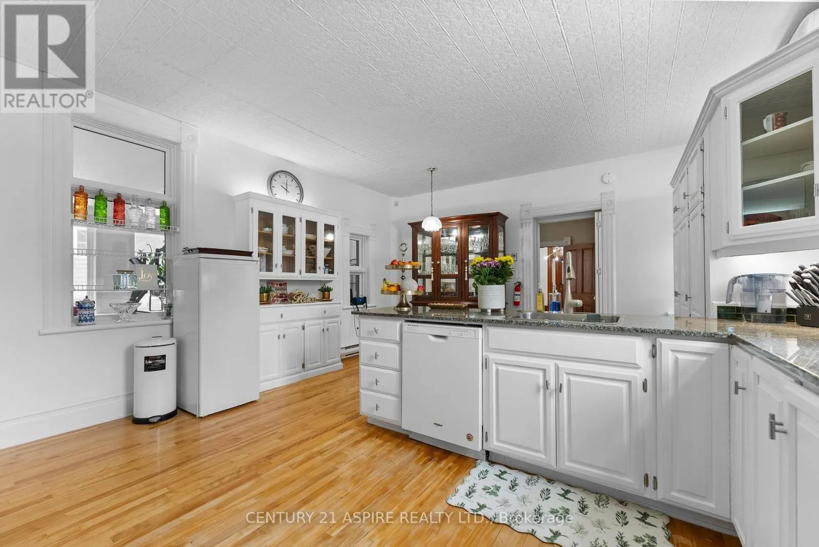 307 MAPLE AVENUE