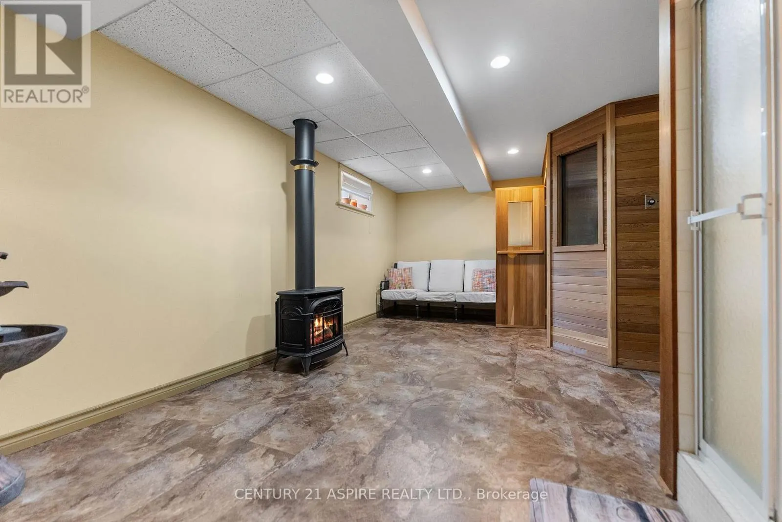 307 MAPLE AVENUE