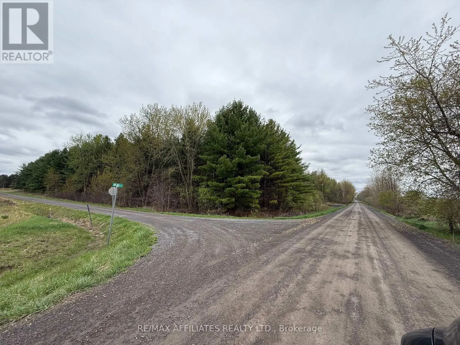 C6LT34 NEW ROSS ROAD