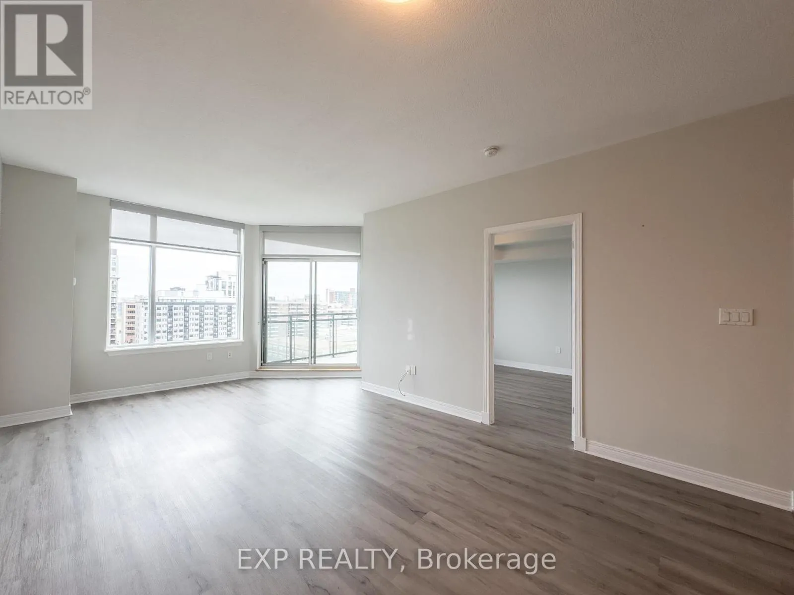 1104 - 570 LAURIER AVENUE W