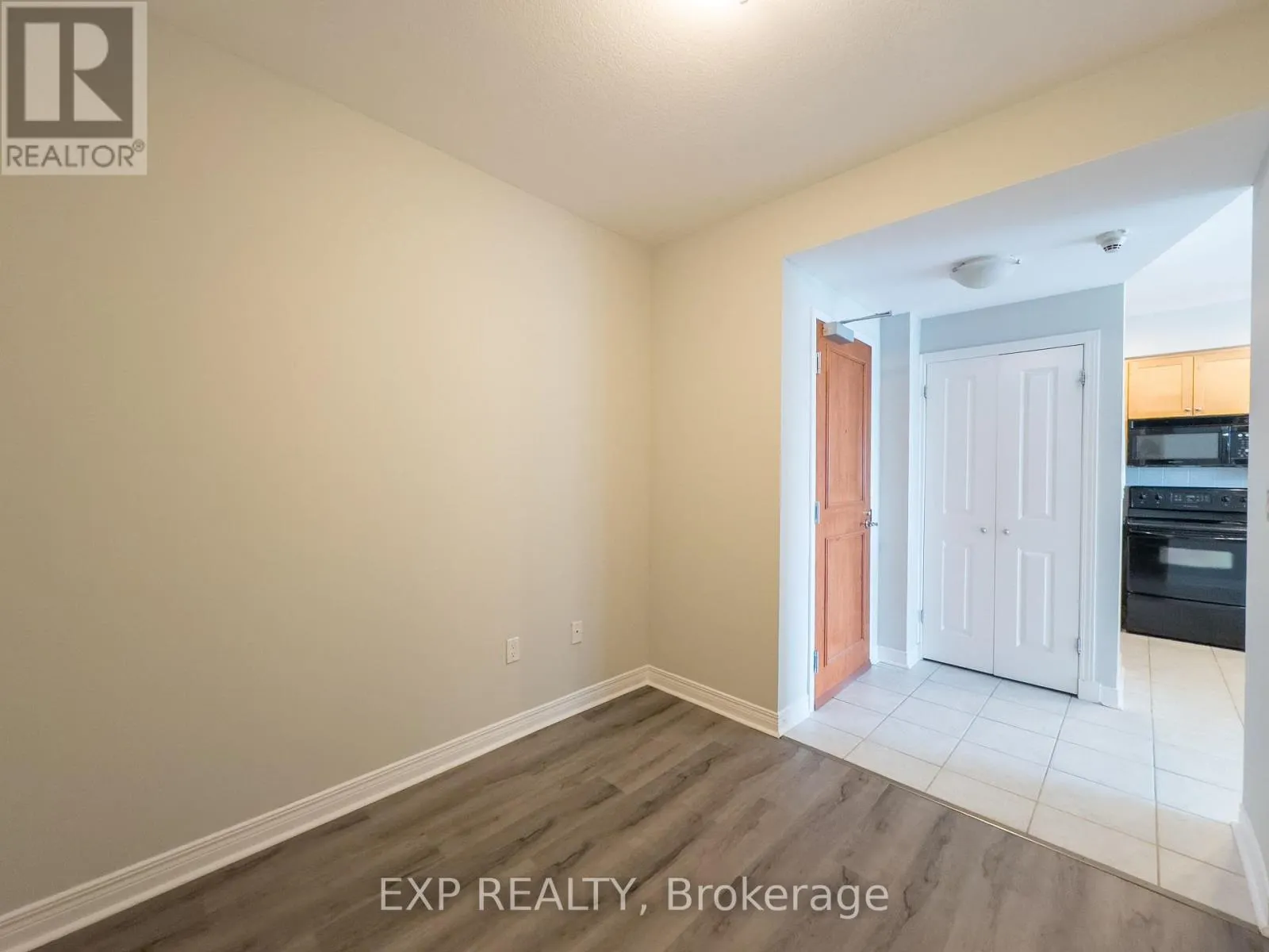 1104 - 570 LAURIER AVENUE W