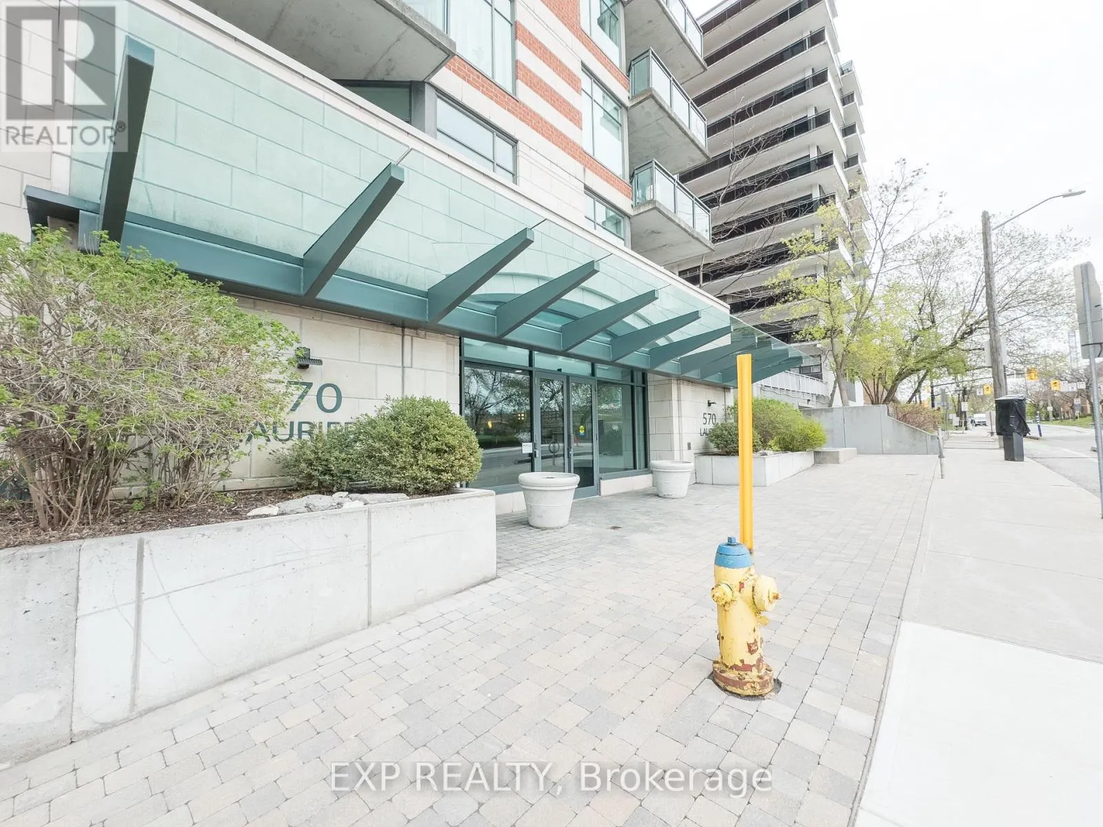 1104 - 570 LAURIER AVENUE W