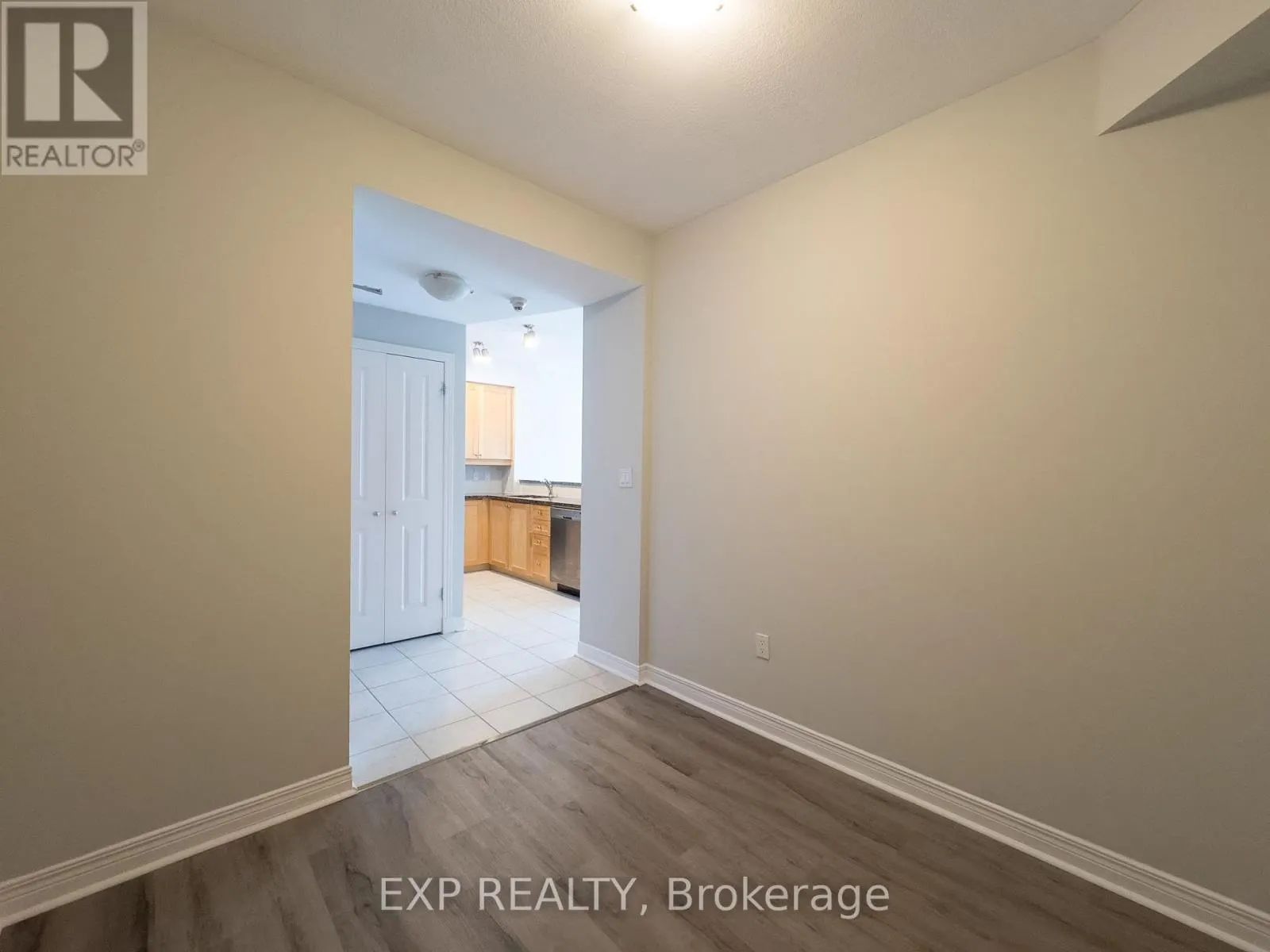 1104 - 570 LAURIER AVENUE W