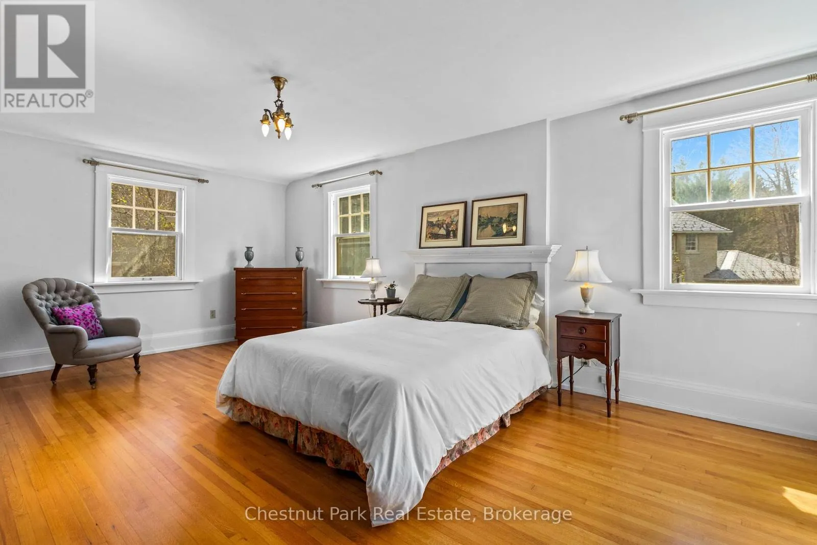 190 4TH STREET W
