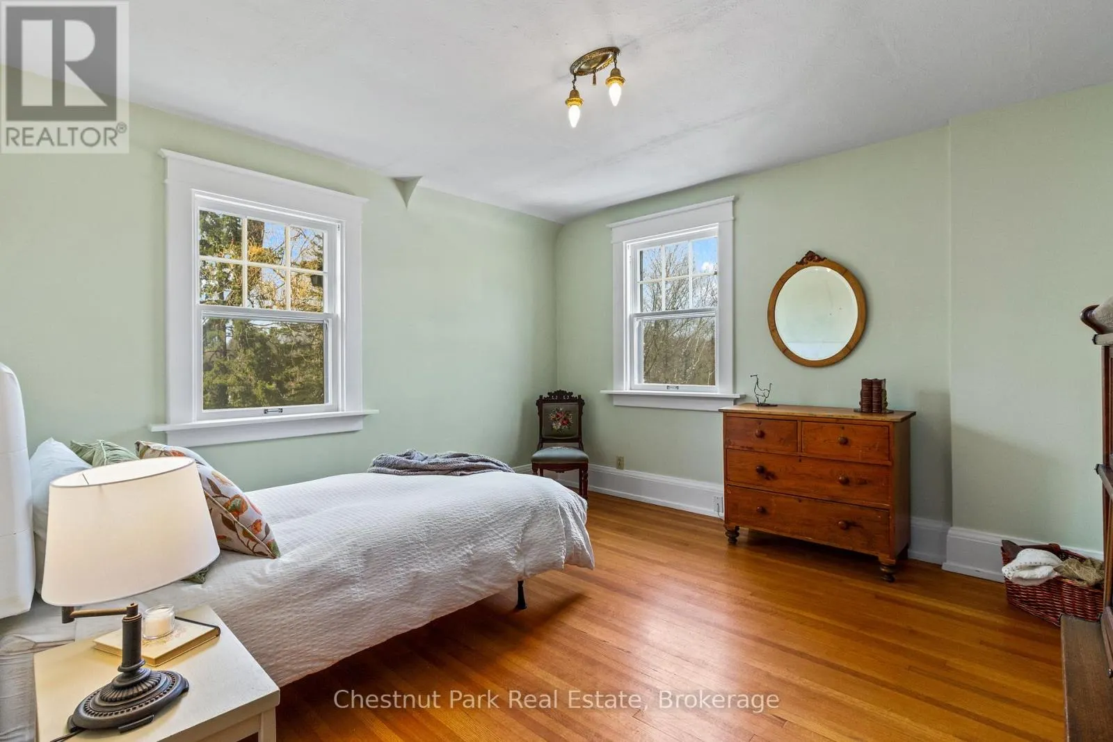 190 4TH STREET W