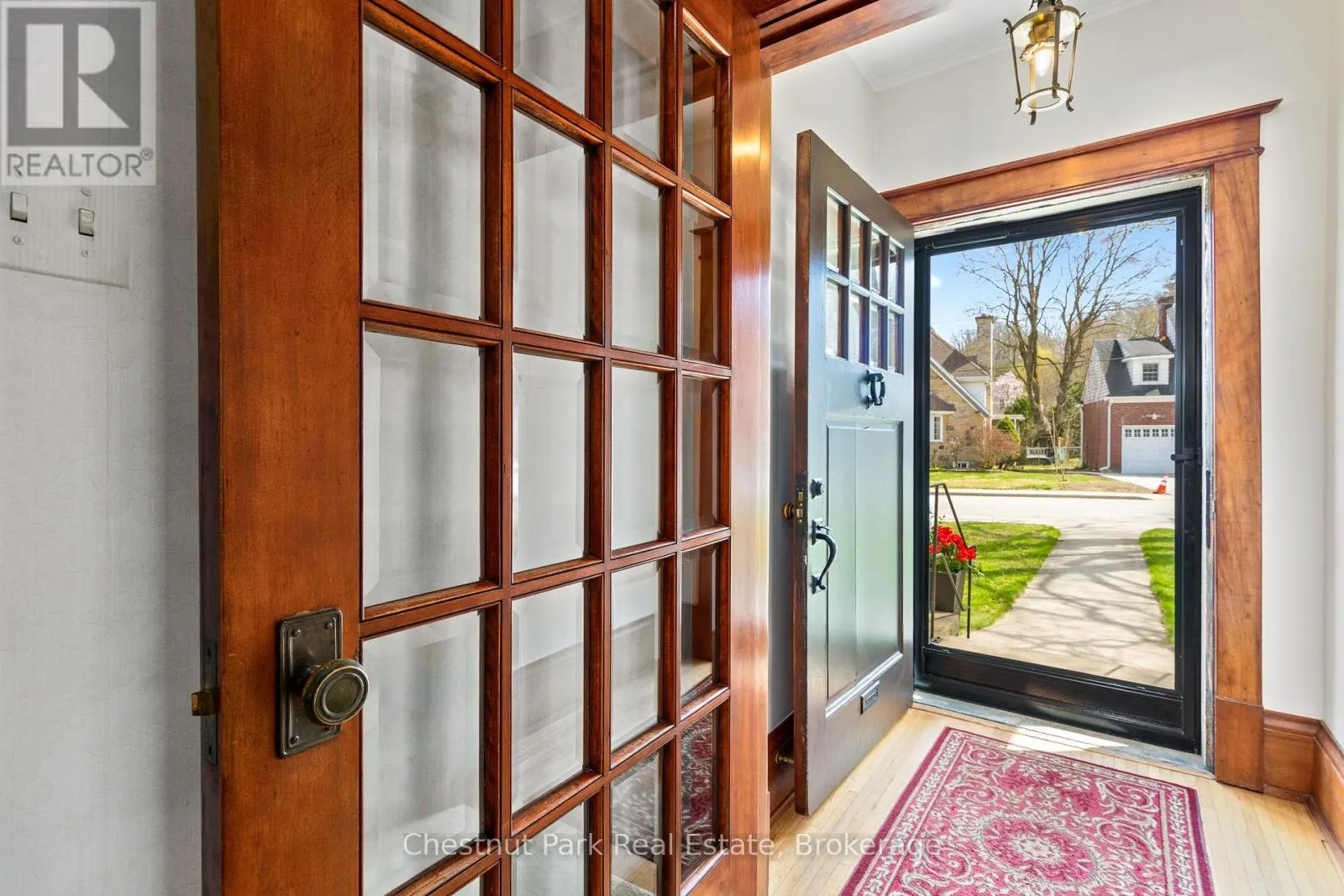190 4TH STREET W