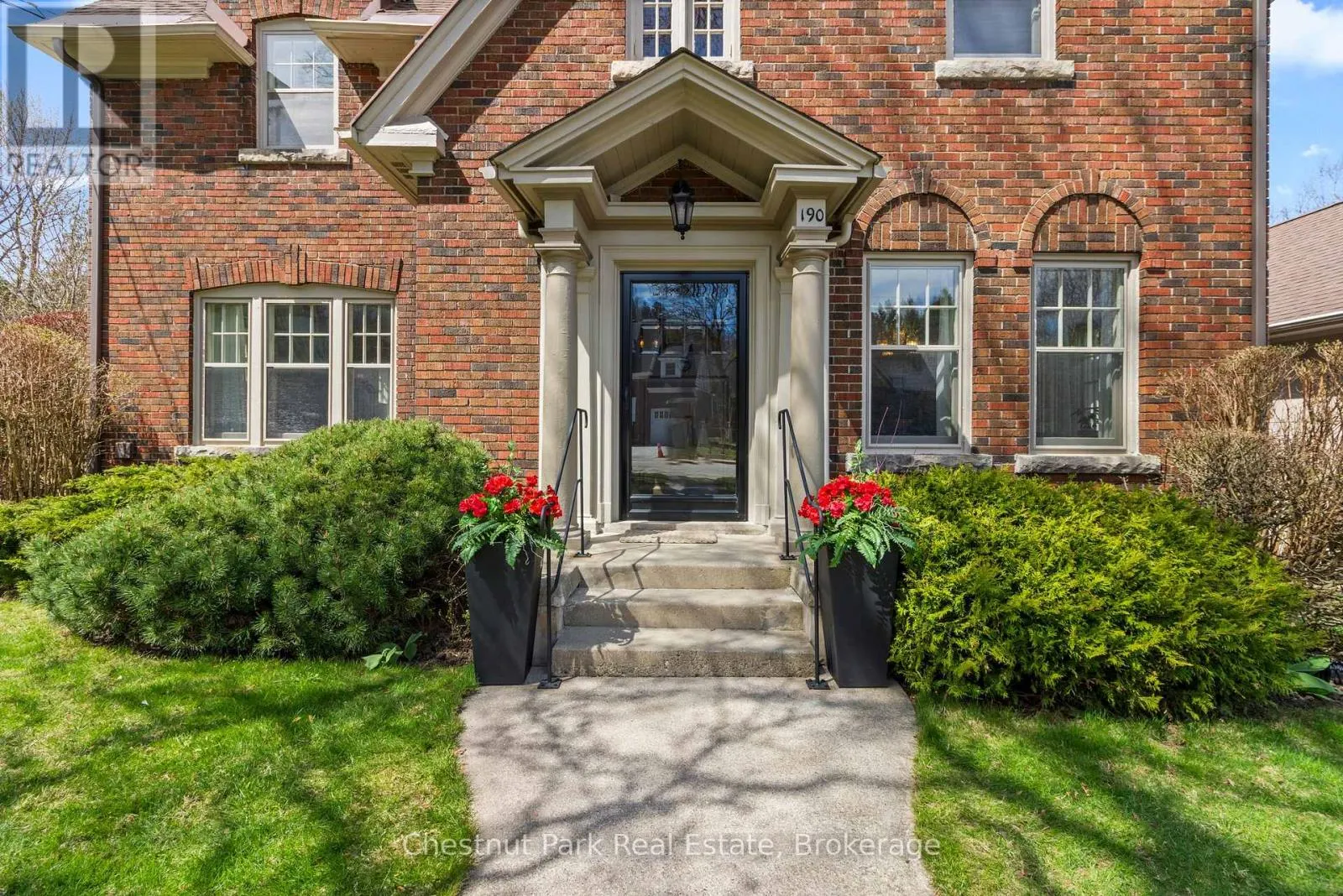 190 4TH STREET W