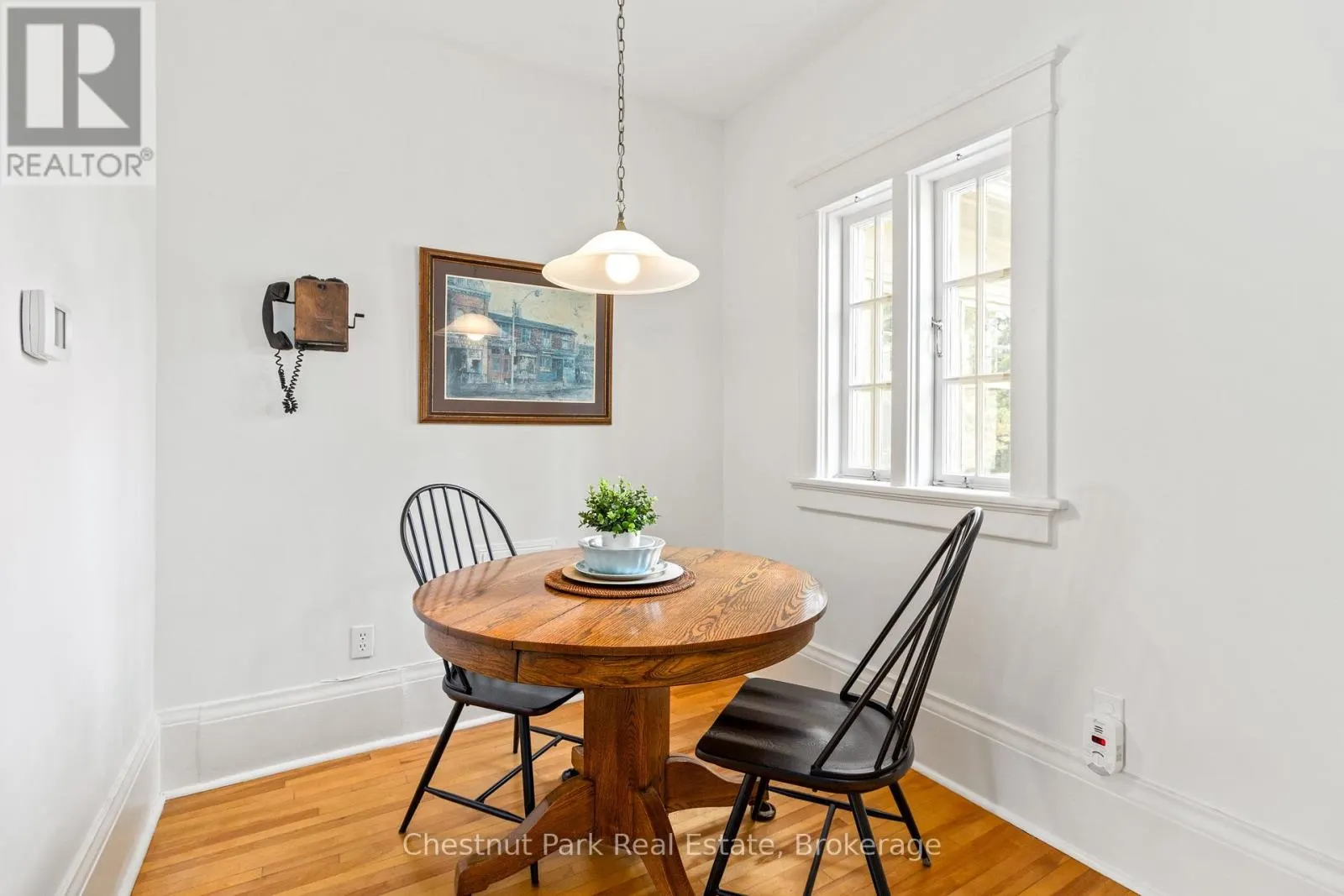 190 4TH STREET W