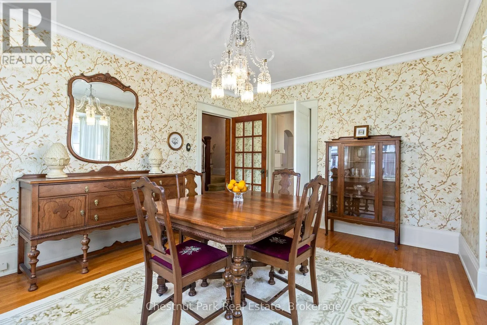 190 4TH STREET W