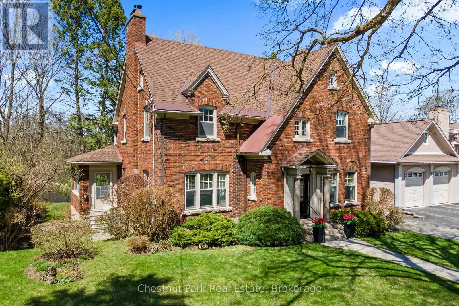 190 4TH STREET W