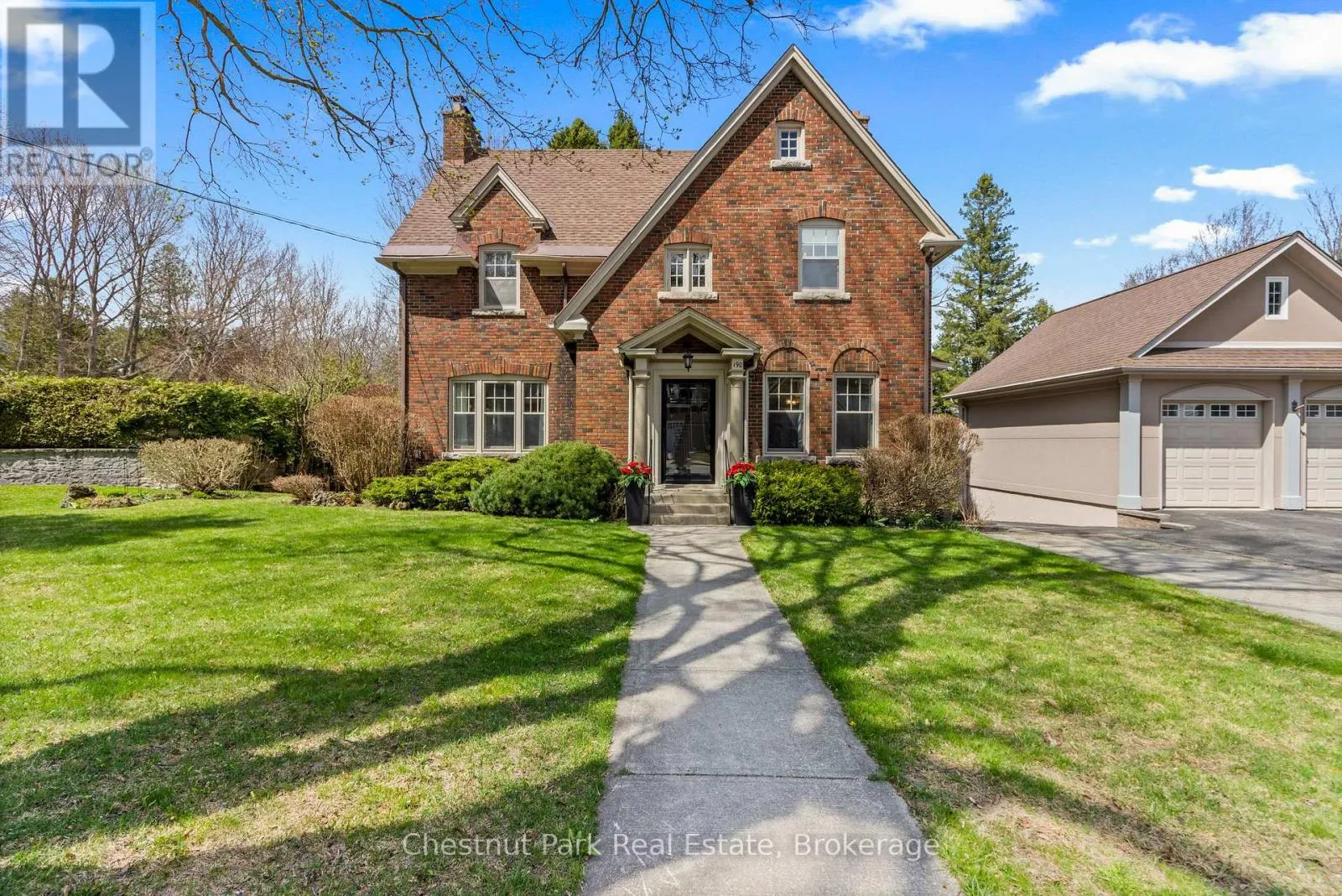 190 4TH STREET W