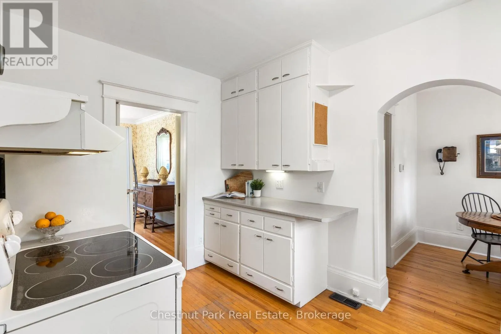 190 4TH STREET W