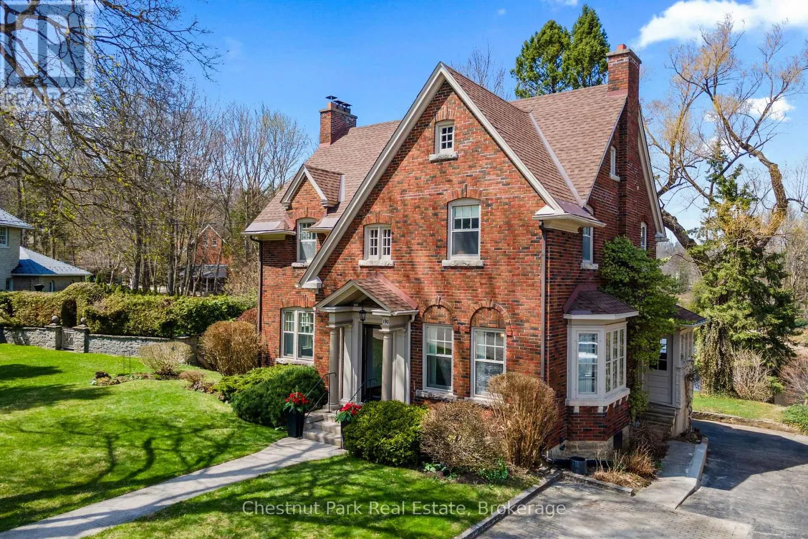 190 4TH STREET W