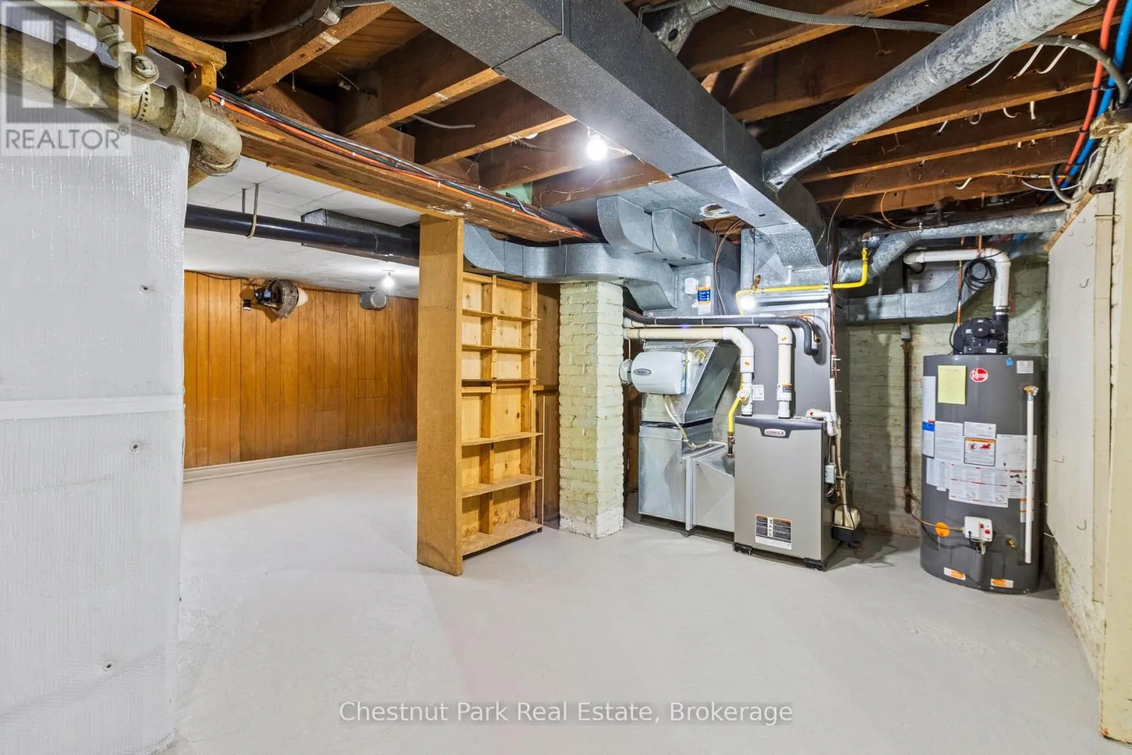 190 4TH STREET W