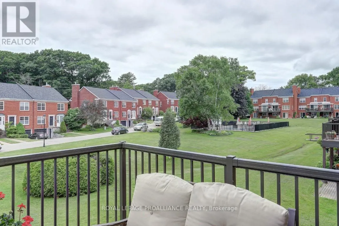 11 COUNTRY CLUB PLACE