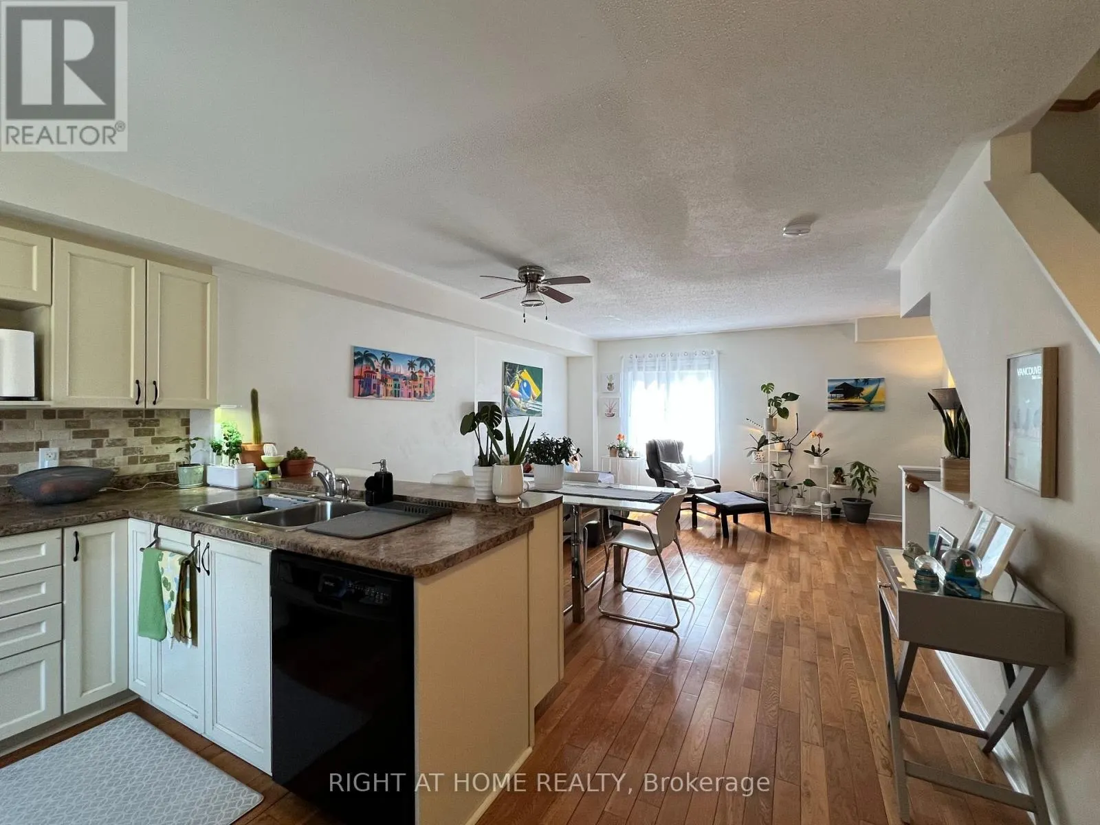 769 COBBLE HILL DRIVE
