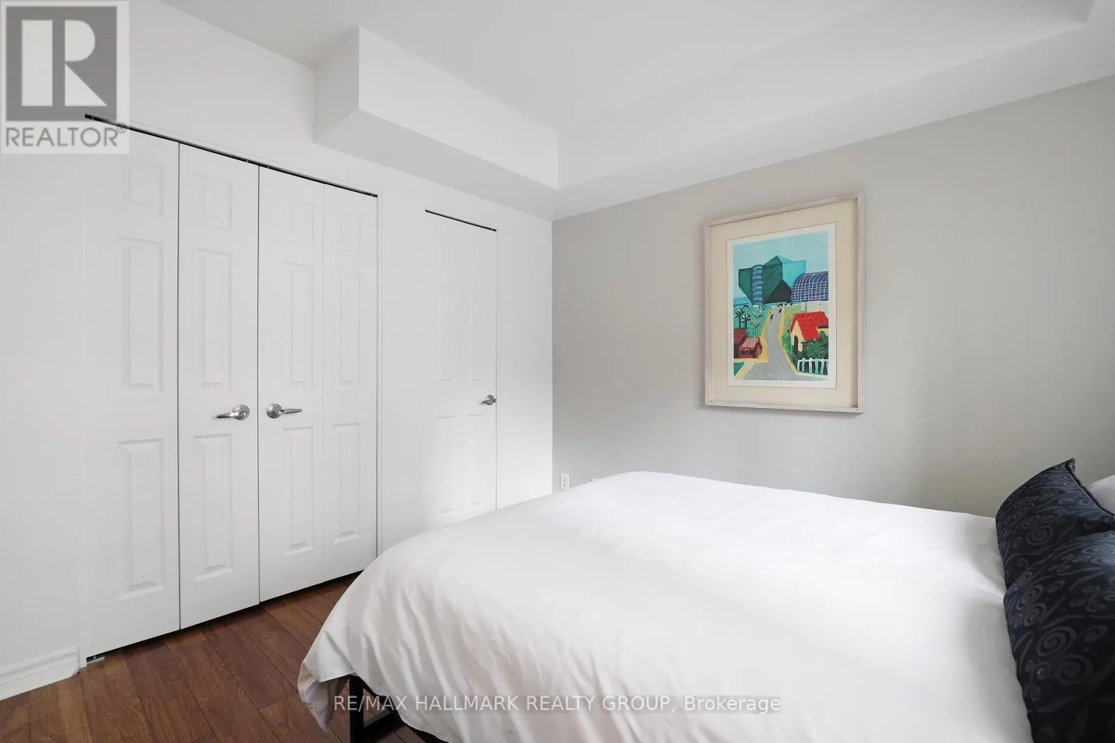 405 - 445 LAURIER AVENUE W