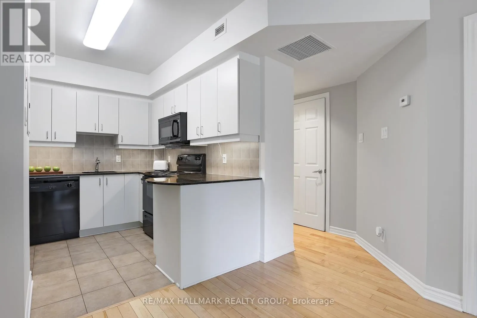 405 - 445 LAURIER AVENUE W