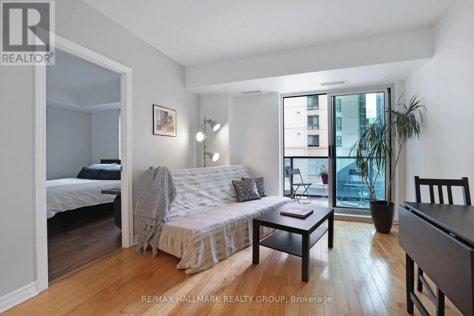 405 - 445 LAURIER AVENUE W