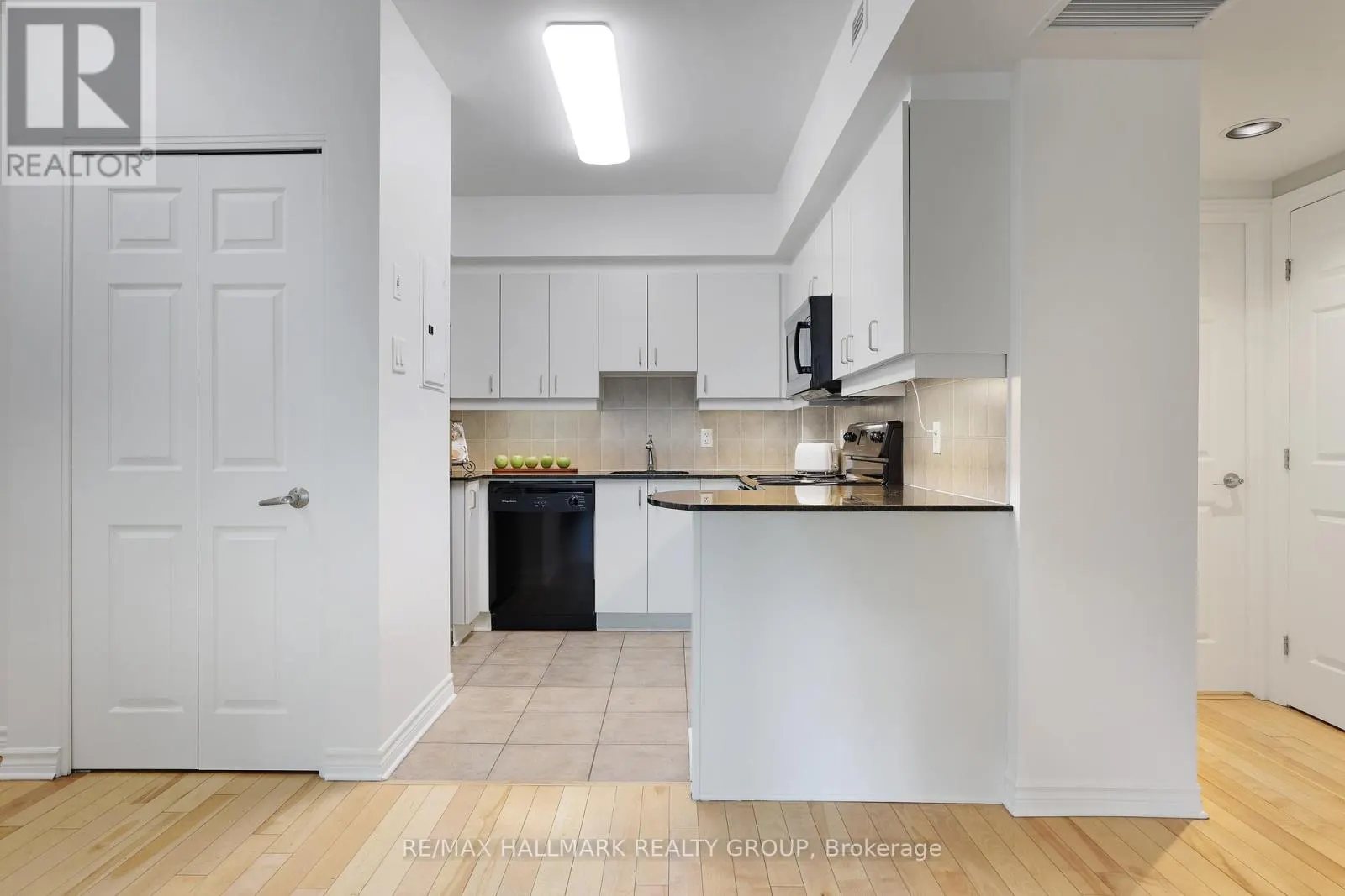 405 - 445 LAURIER AVENUE W