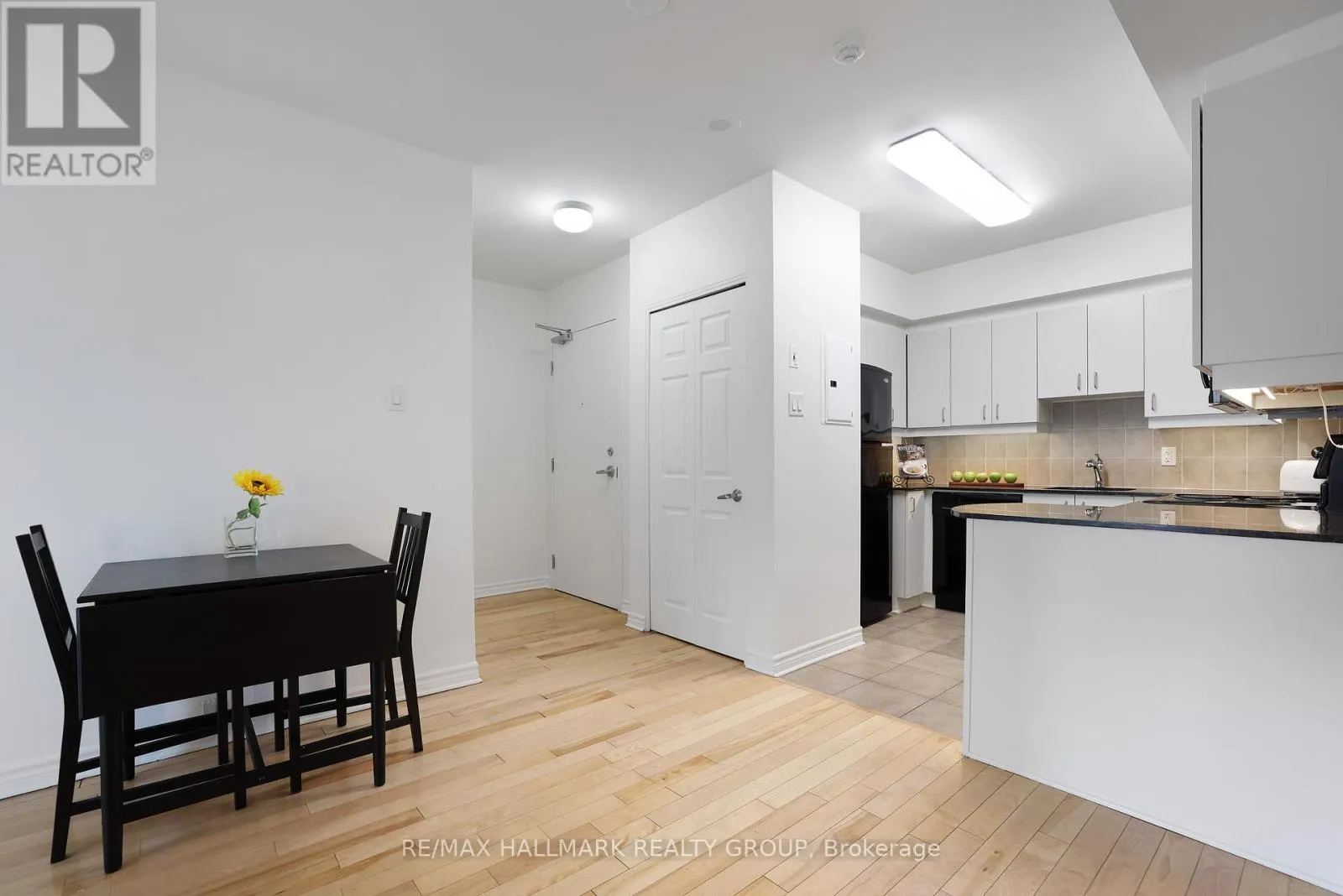 405 - 445 LAURIER AVENUE W