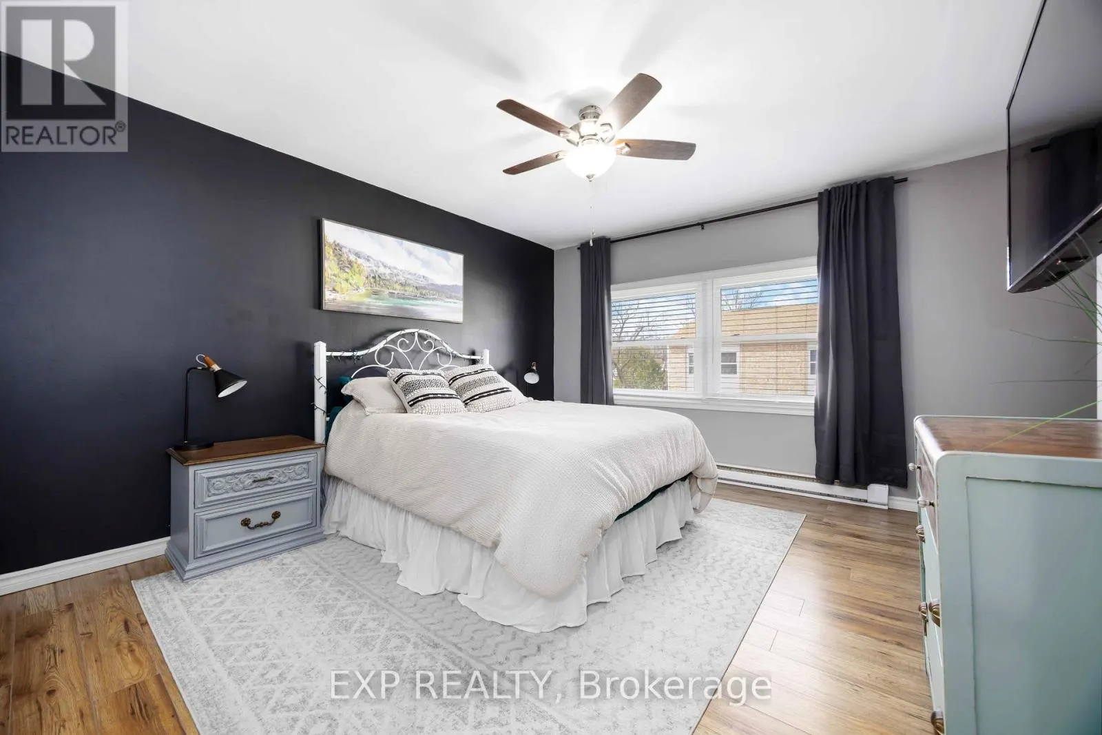 6 - 847 ROSS AVENUE, #6