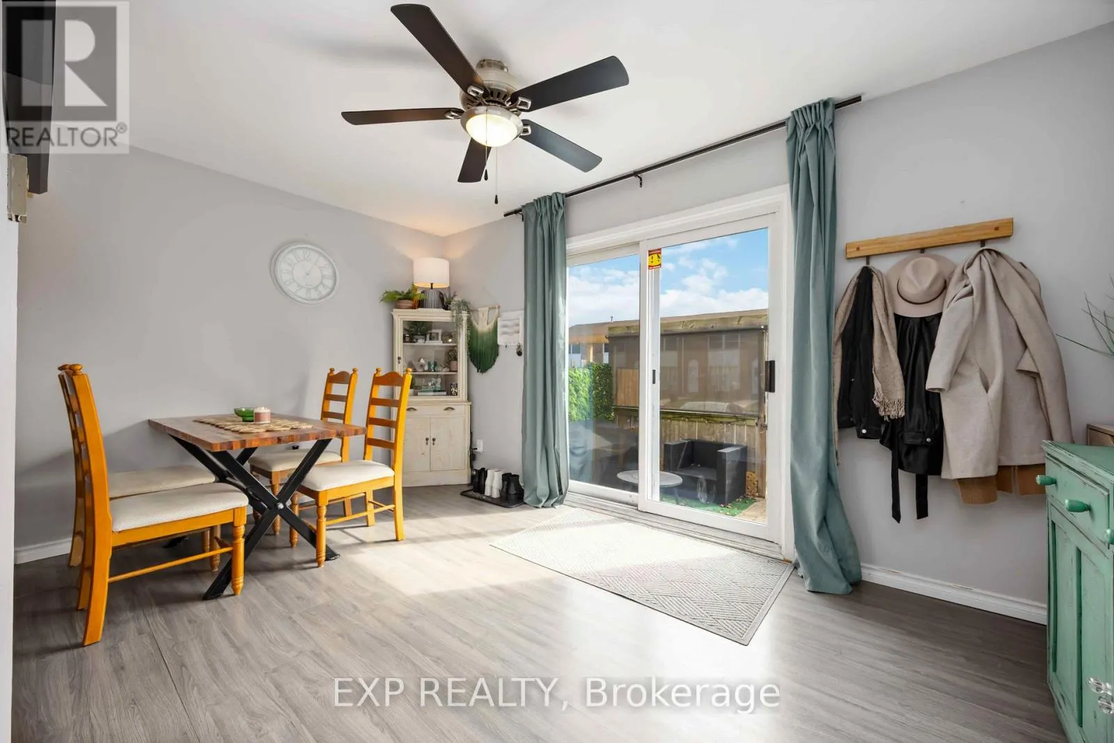 6 - 847 ROSS AVENUE, #6