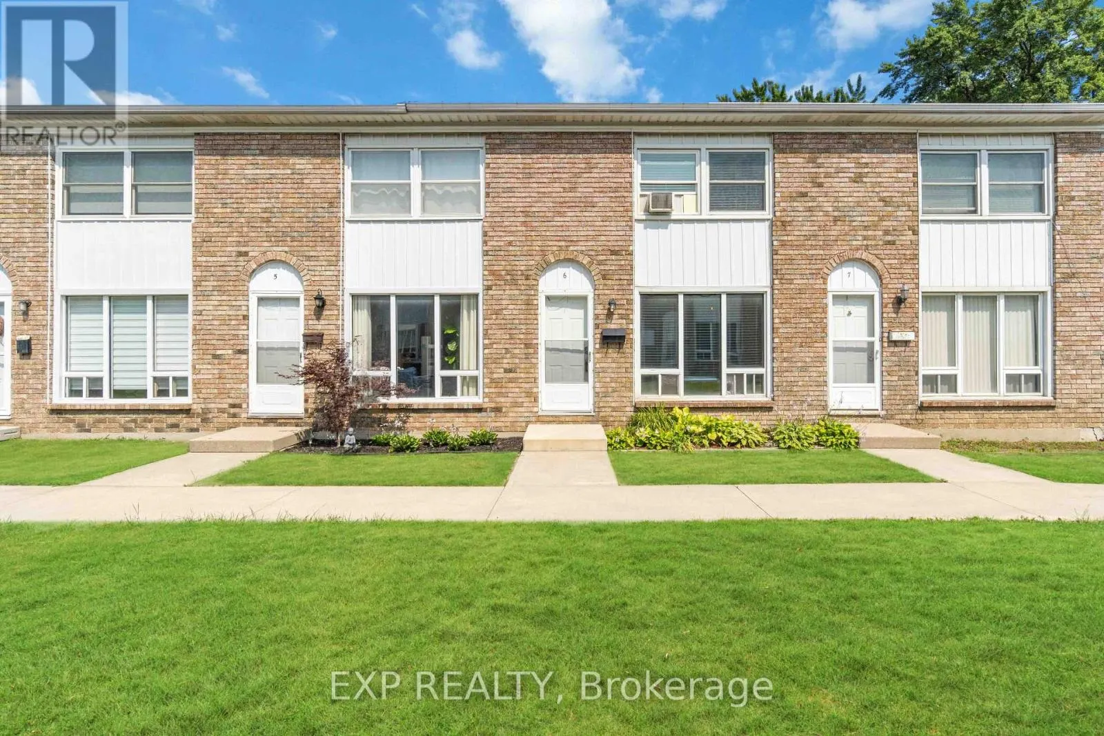 6 - 847 ROSS AVENUE, #6