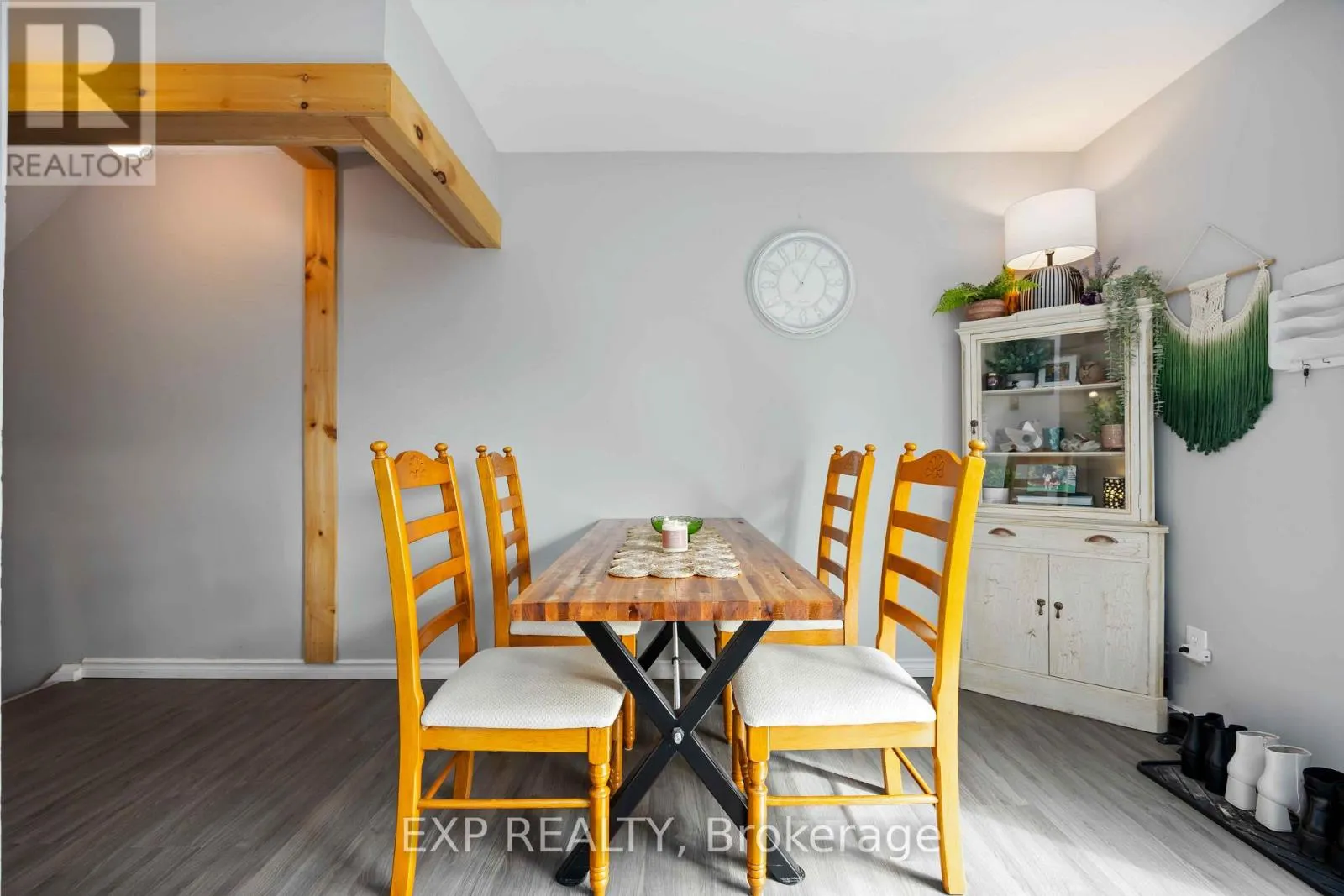 6 - 847 ROSS AVENUE, #6