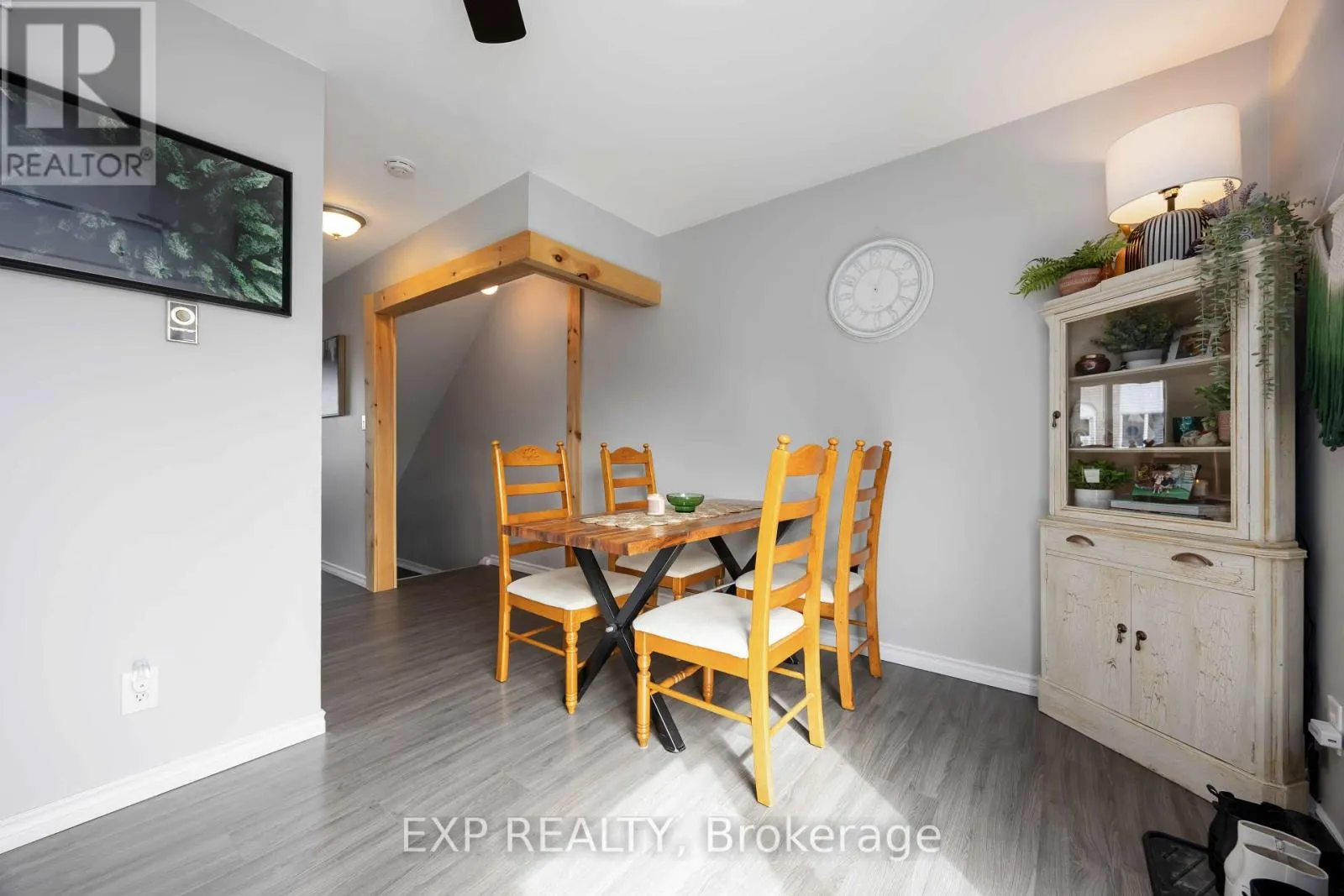 6 - 847 ROSS AVENUE, #6