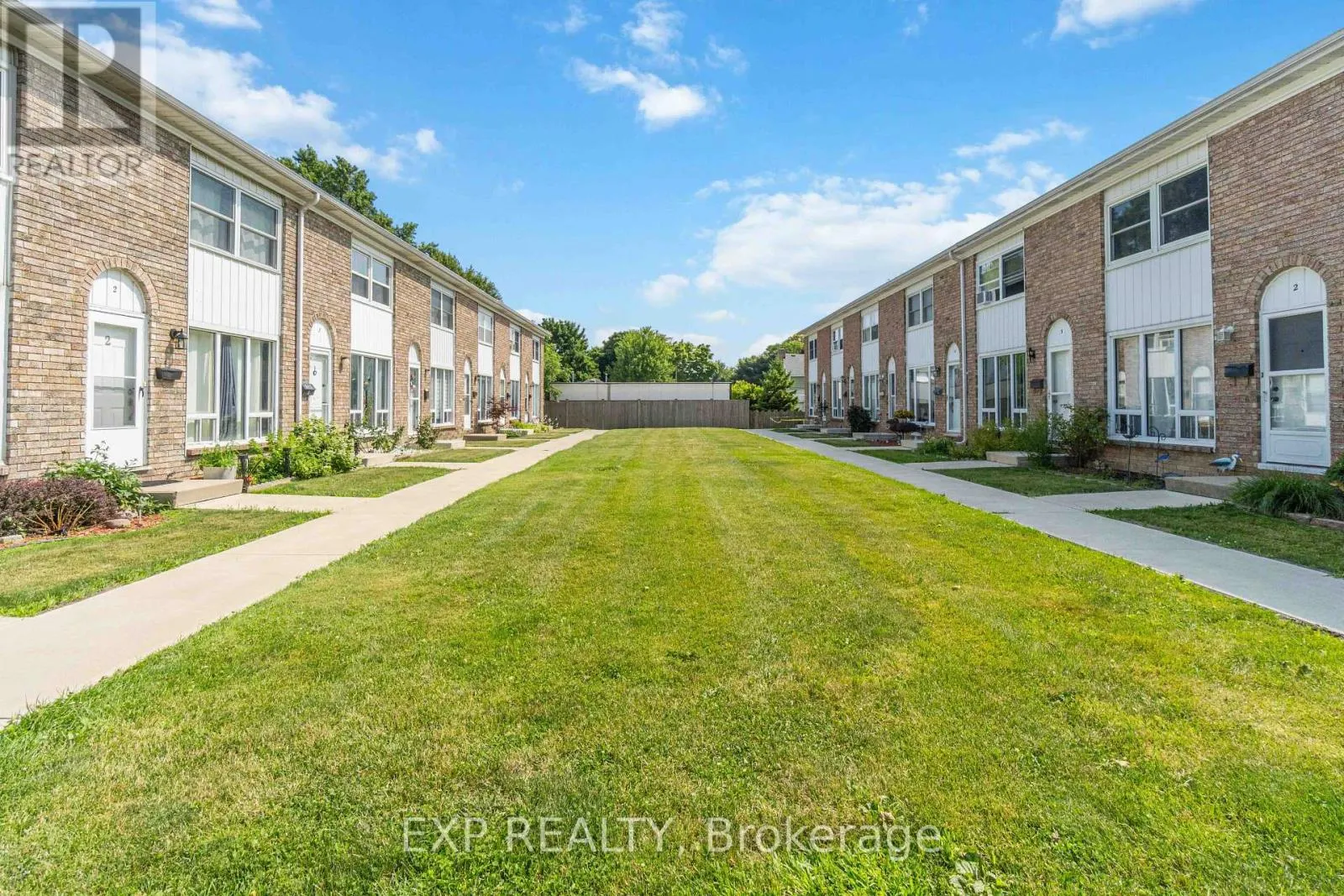 6 - 847 ROSS AVENUE, #6