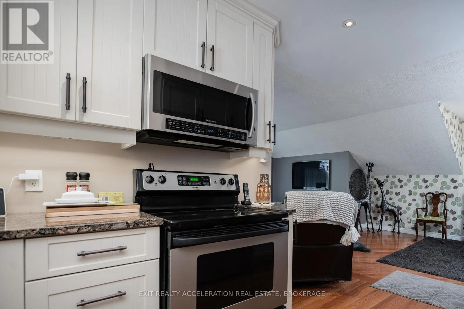 8087 COUNTY ROAD 2