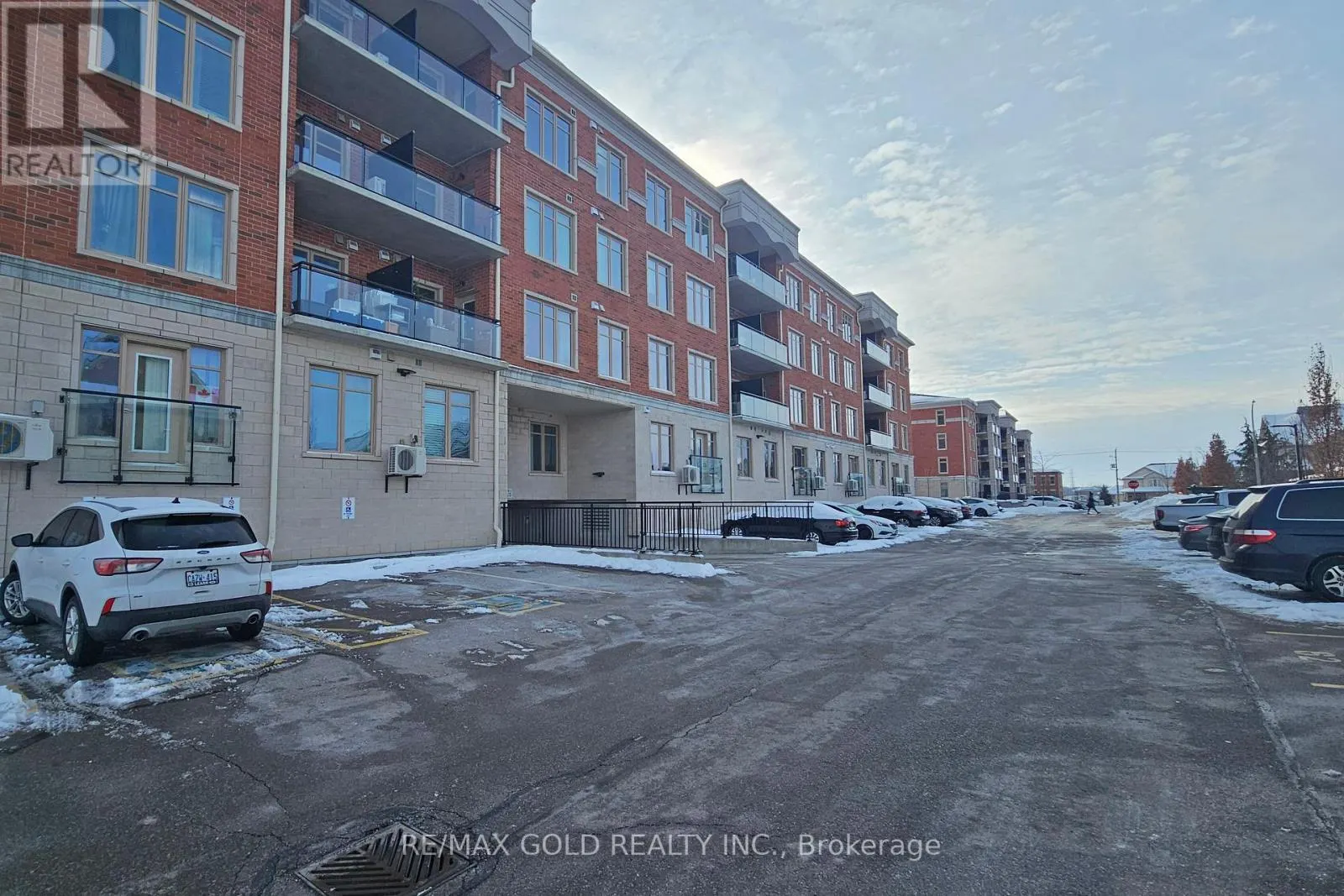 107 - 175 COMMONWEALTH STREET