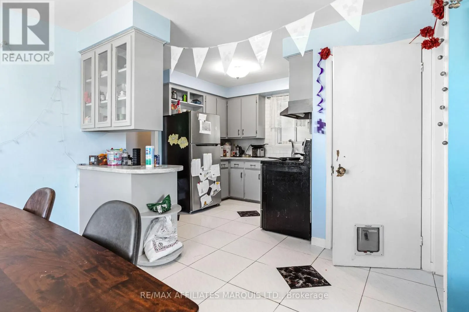 1409 SECOND STREET E