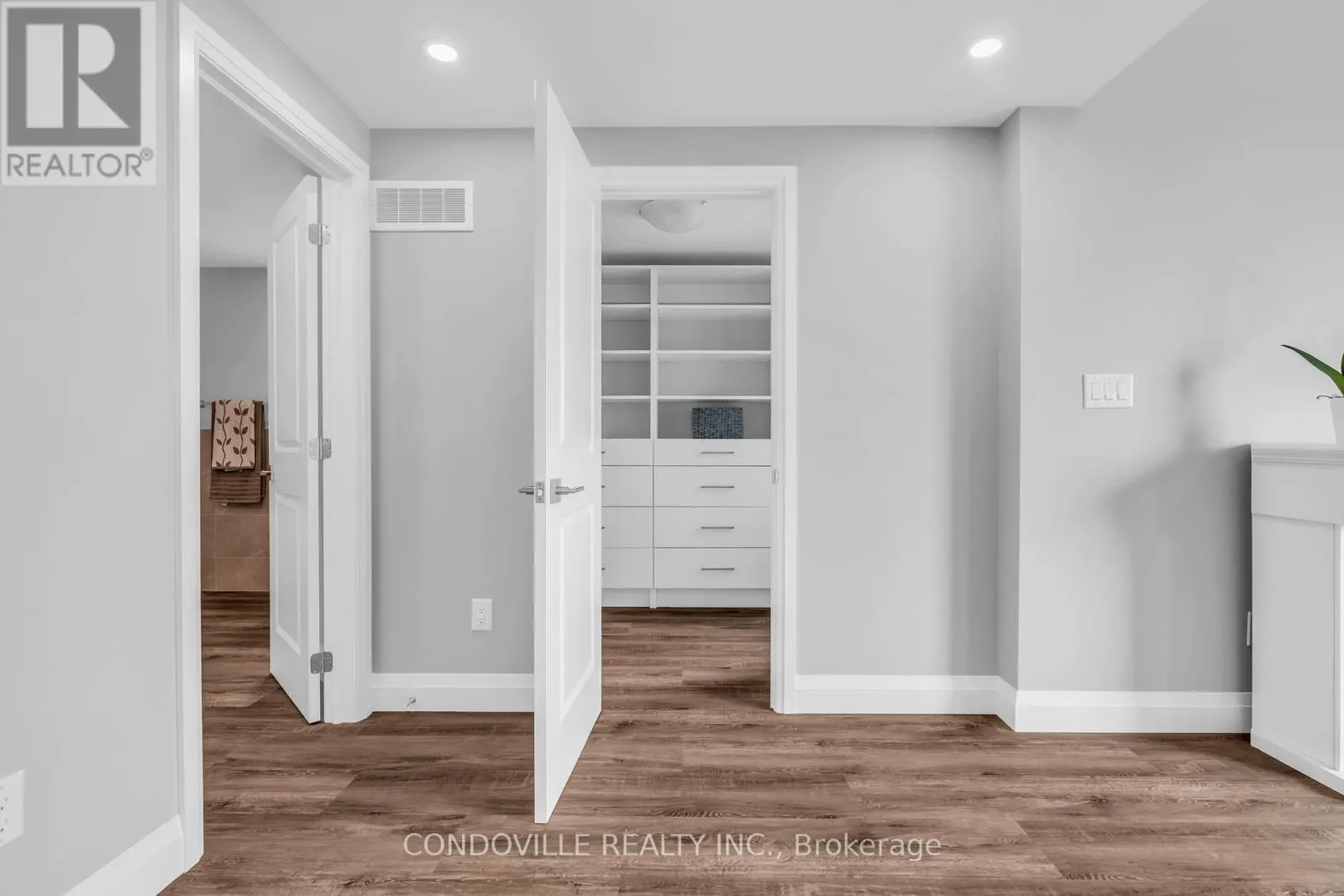79 WINDING MEADOW COURT