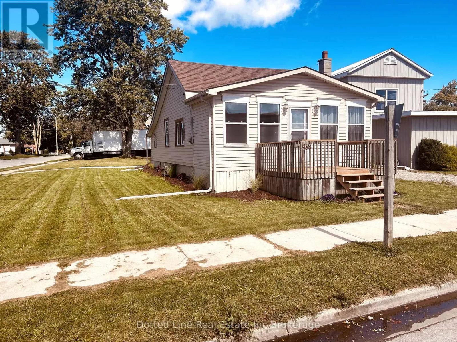 156 BORDEN AVENUE