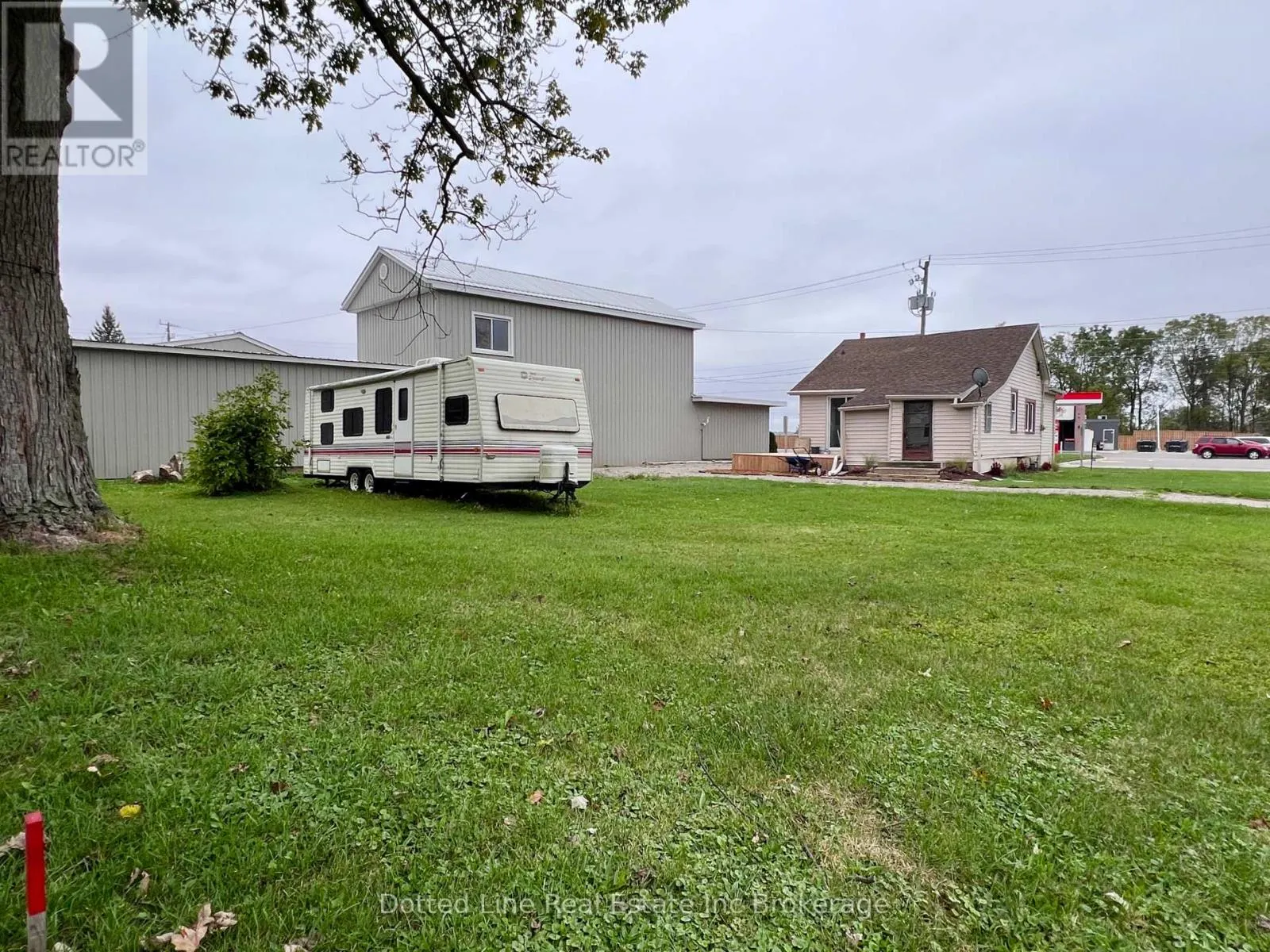 156 BORDEN AVENUE