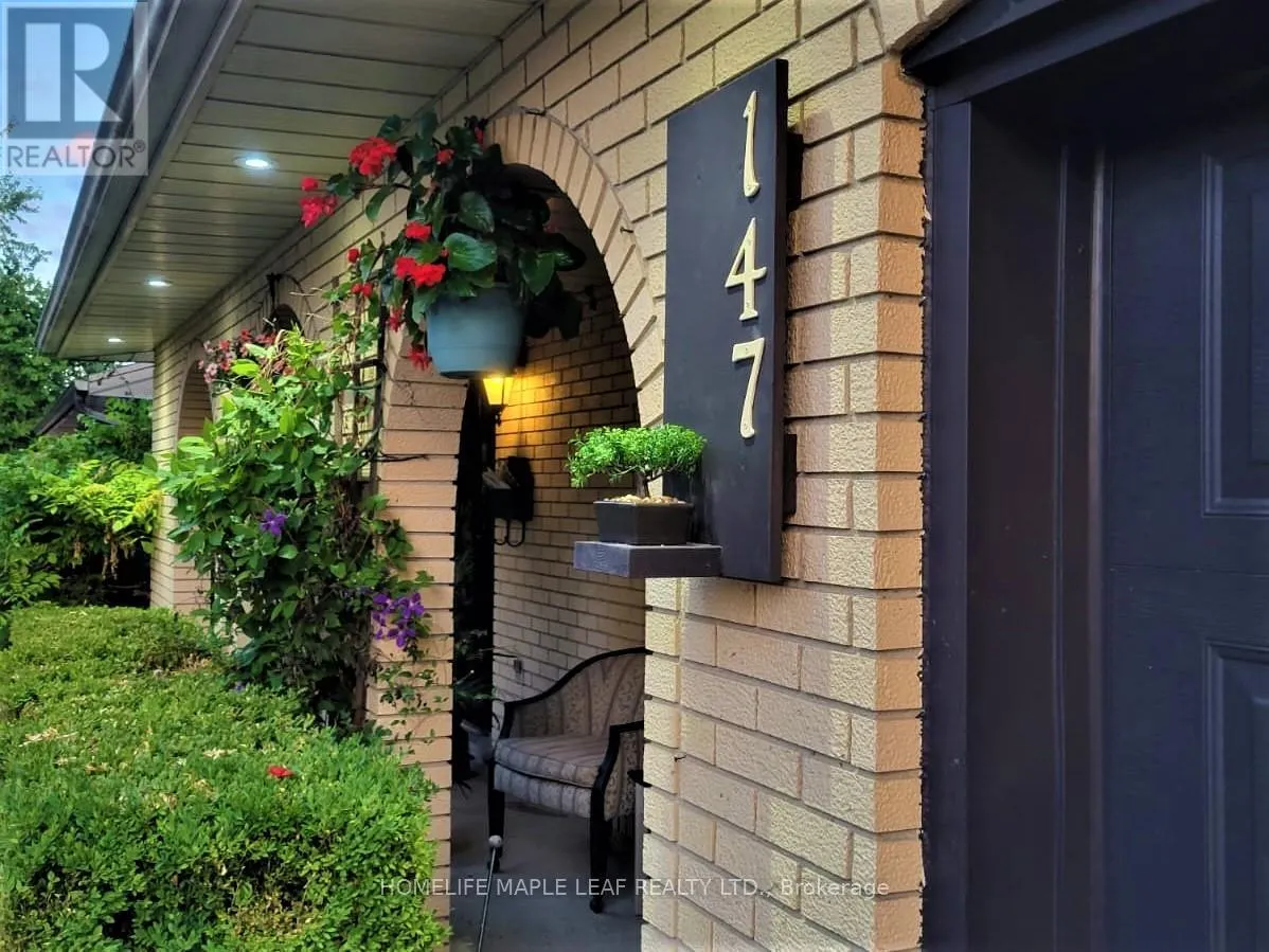 147 MURIEL CRESCENT