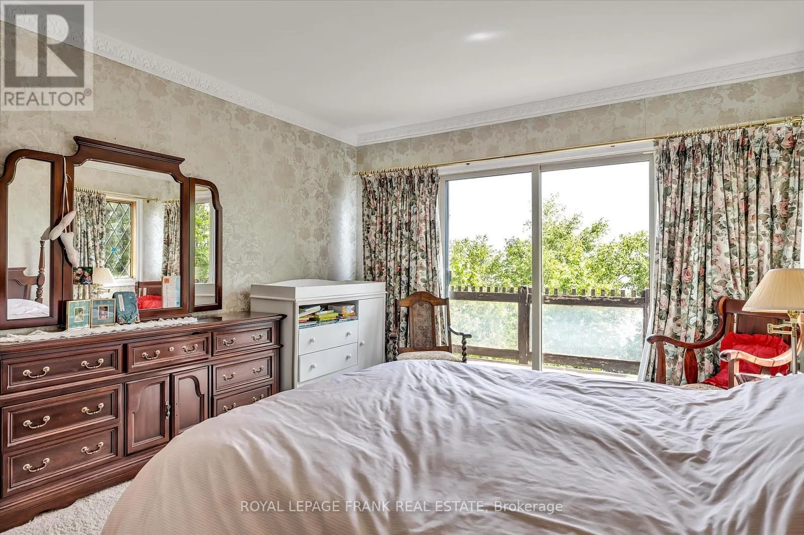 1194 BIRCHVIEW ROAD