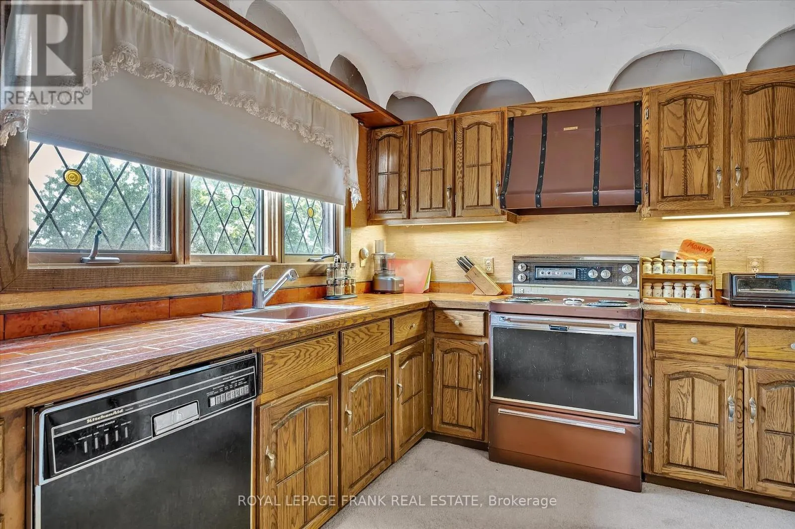 1194 BIRCHVIEW ROAD