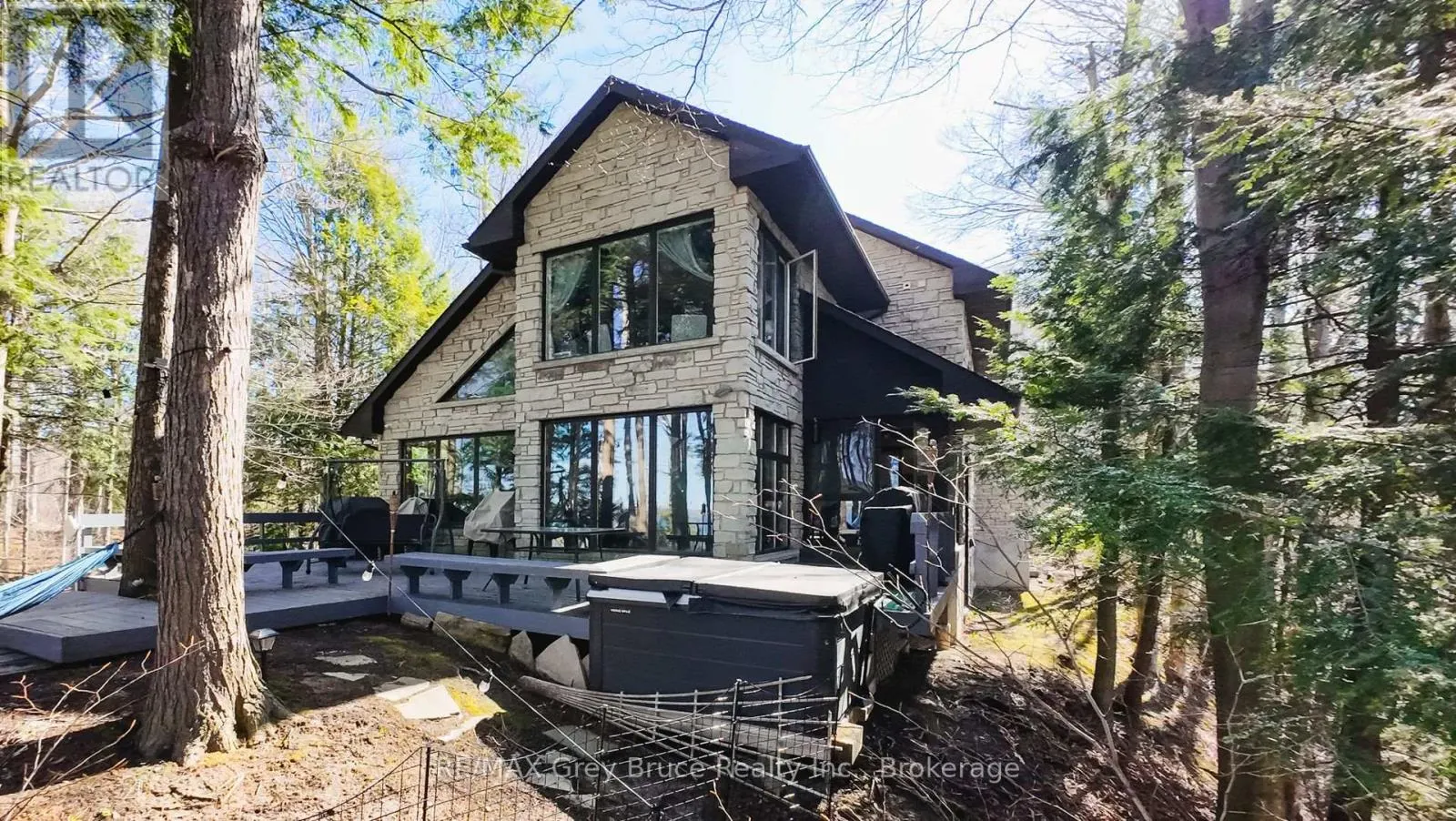 128 THORNRIDGE ROAD
