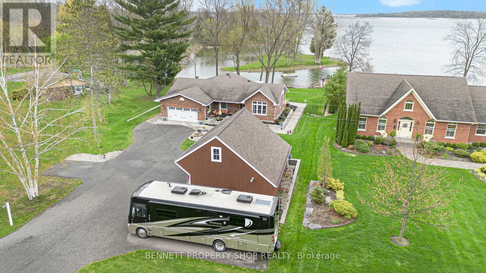 16084 LAKESIDE DRIVE