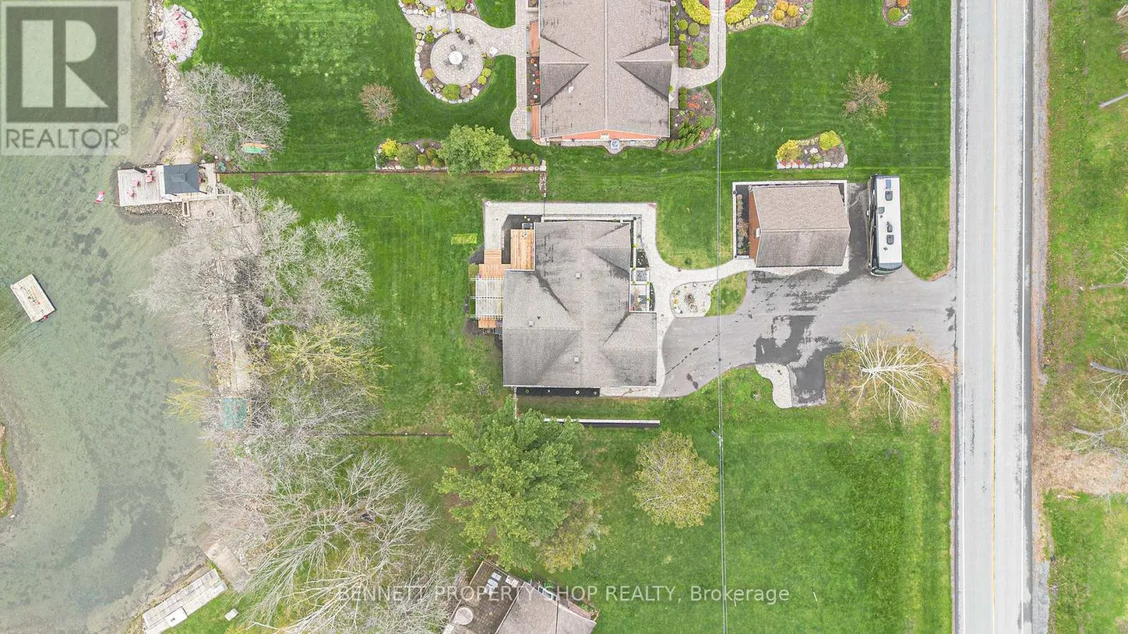 16084 LAKESIDE DRIVE