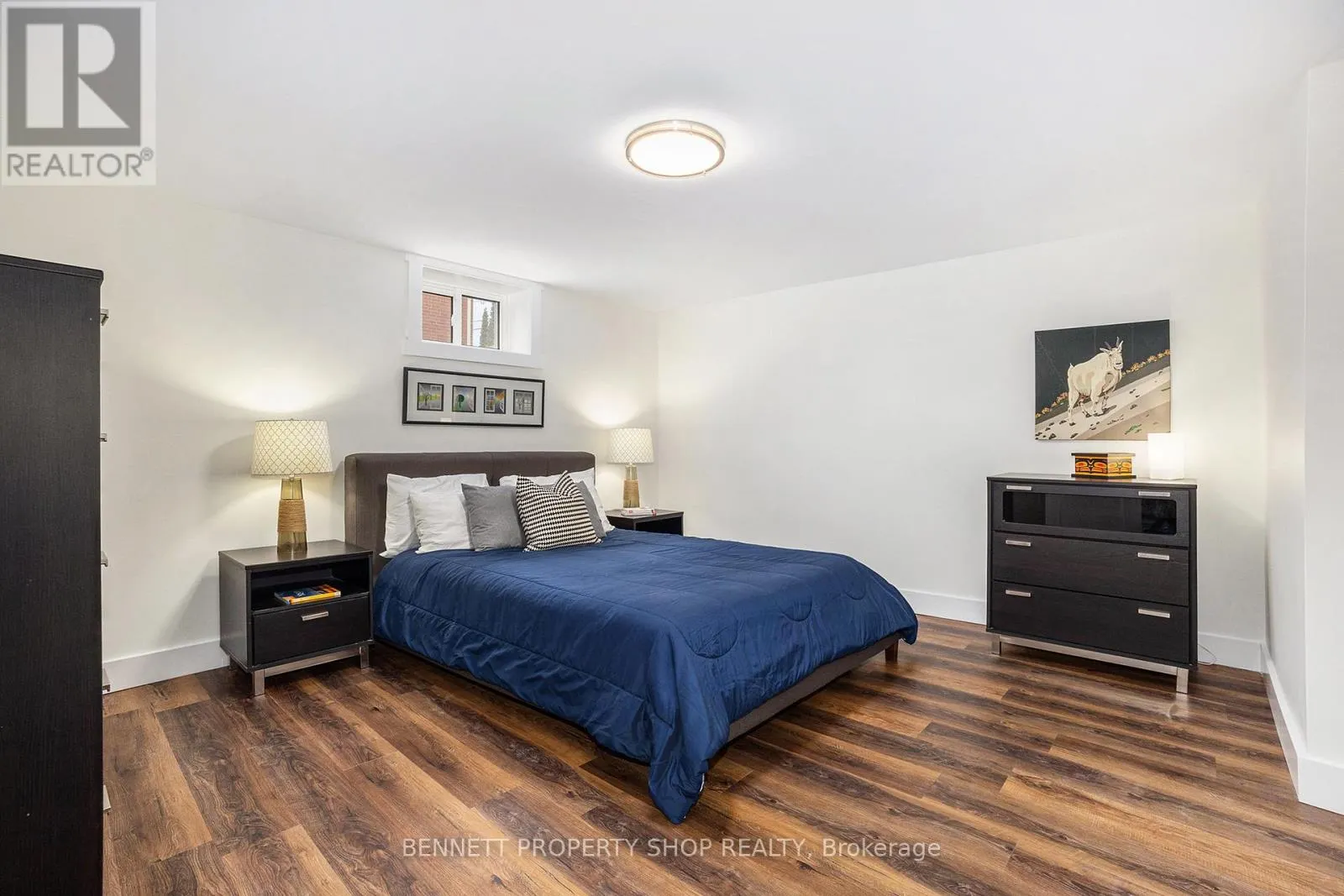 16084 LAKESIDE DRIVE