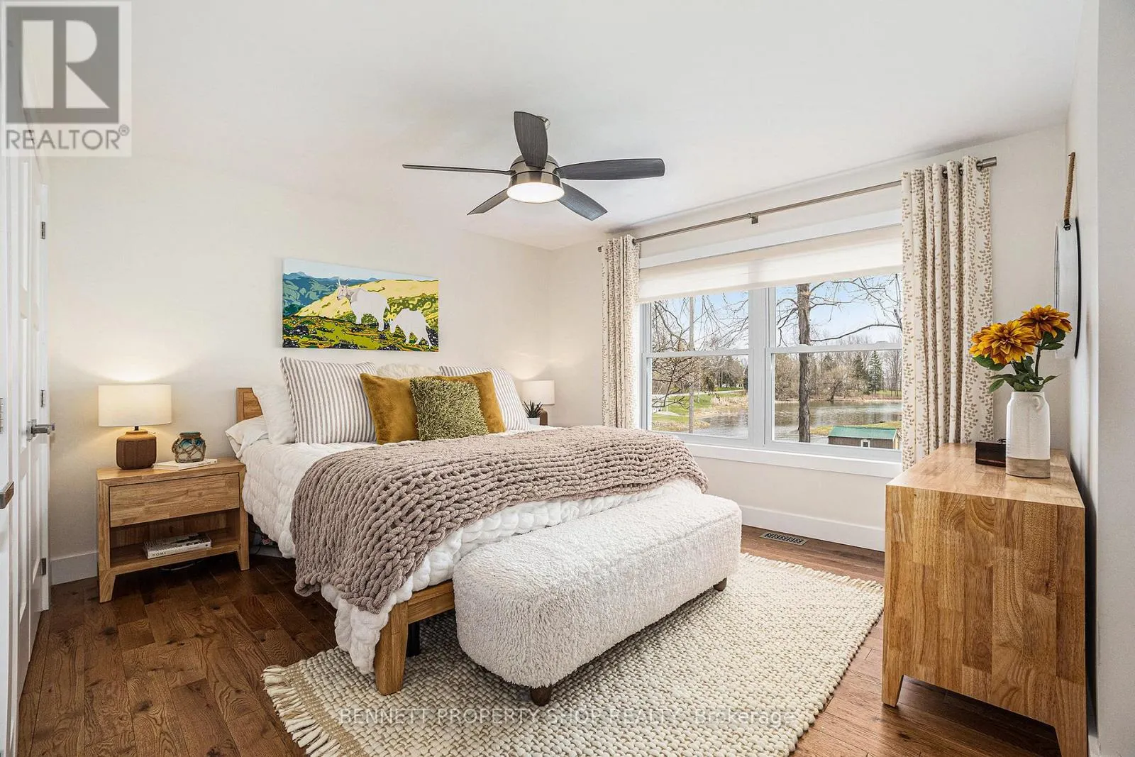 16084 LAKESIDE DRIVE